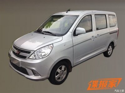 ​曝五菱之光V谍照 “神车军团“再添新丁