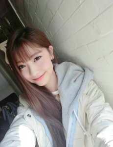 ​嫩模李梦颖自拍生活照片合集