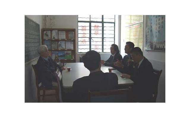 土豪大爷来相亲，以后给老伴买新房子，可惜大妈没相中他