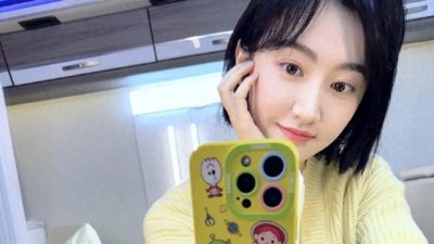 ​景甜短发造型：利落大方，时尚新风