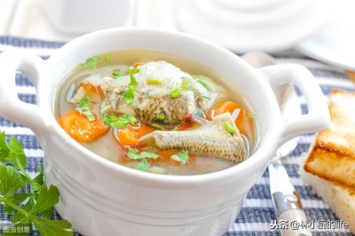 ​冬季养生第一汤——鲫鱼萝卜汤，分享给你