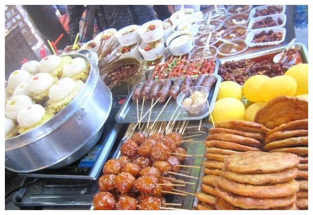 学校门口的5个经典小吃，家长想让小朋友吃图二，他们却偏爱图四