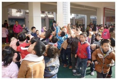 ​学校门口的5个经典小吃，家长想让小朋友吃图二，他们却偏爱图四