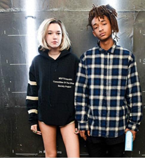 贾登·史密斯这对95后恩爱秀的已是天下尽知,小女友很美