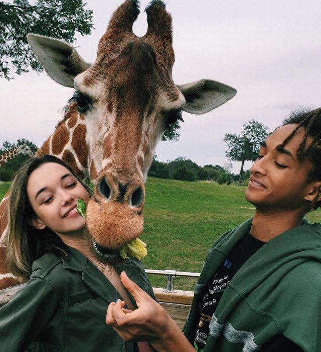 贾登·史密斯这对95后恩爱秀的已是天下尽知,小女友很美