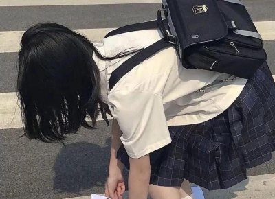 ​30岁小伙奔现52岁大妈，相处半月后大妈离家出走：他太幼稚了