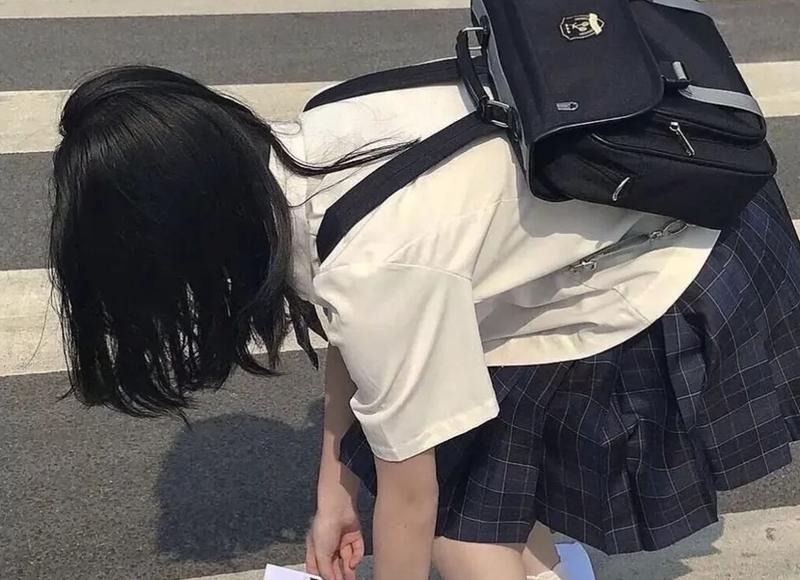 30岁小伙奔现52岁大妈，相处半月后大妈离家出走：他太幼稚了