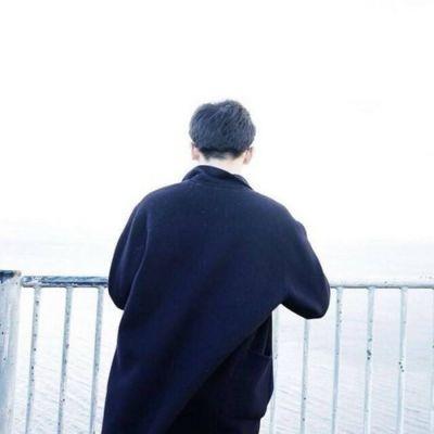 帅气成熟的男生微信头像