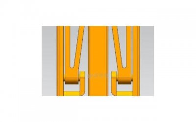 ​一女子与男友去吃大餐，买单时男友嫌太贵，她掏出手机豪爽买单