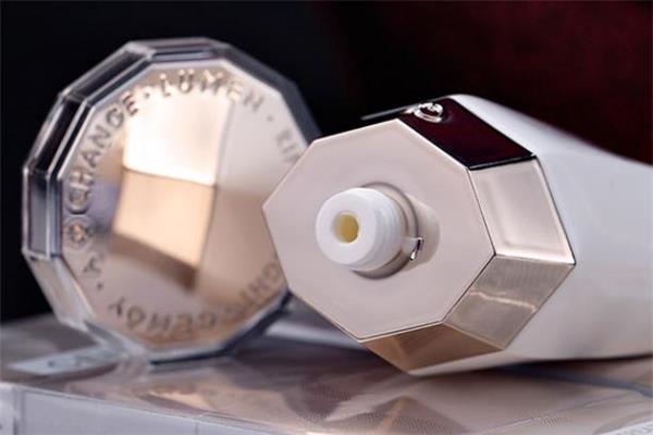 cemoy洗面奶有皂基吗 cemoy洗面奶是不是氨基酸 cemoy洗面奶有皂基吗 cemoy洗面奶是不是氨基酸