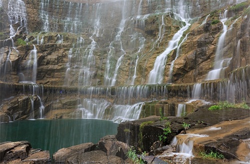 河南宝泉旅游度假区位于新乡市，专家赞誉“贵在原始，美在天然”