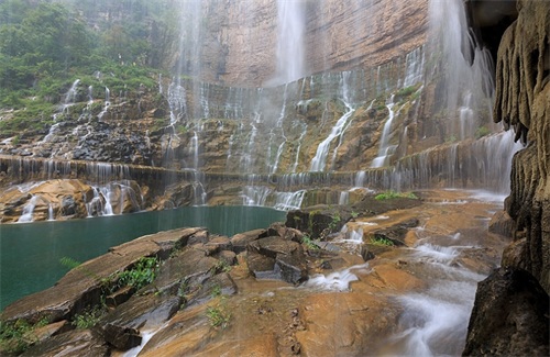 河南宝泉旅游度假区位于新乡市，专家赞誉“贵在原始，美在天然”