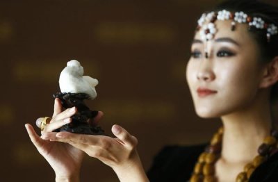 ​中年富婆都喜欢楼兰漠玉，原来因为是这个