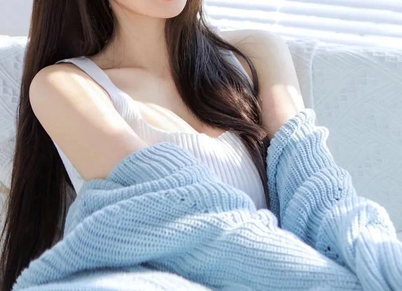  我在他没房没车的时候选择他，他现在却觉得我不行了