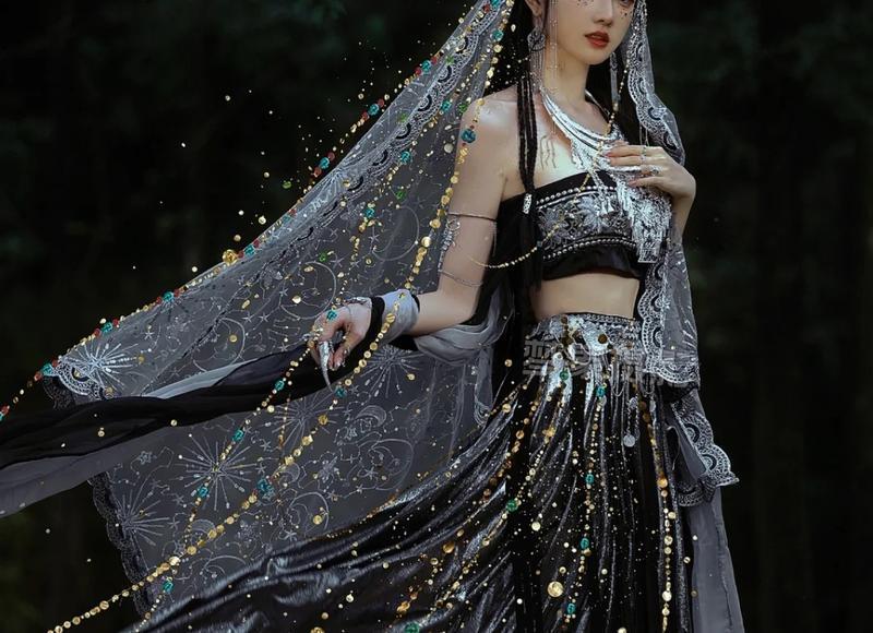 王俊凯买房，王俊凯二上新闻联播、王源自己给家里买房啦