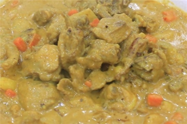 教你咖喱鸡家常做法,咖喱香浓鸡块鲜嫩,好吃超下饭