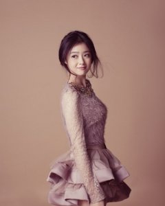 ​5款伴娘发型，低调中的美丽！