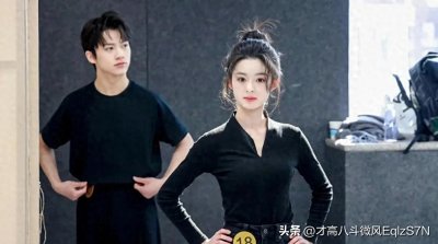 ​黄杨钿甜参加北电复试把自己包裹成了粽子，网友：真把自己当腕了