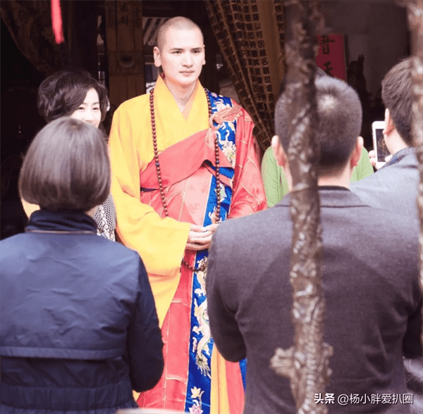 释明心耳垂为何那么大(释明心耳垂是真的吗)