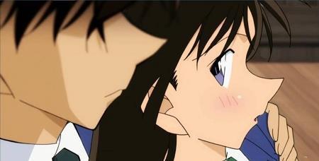 怪盗基德不仅想亲毛利兰,还想亲工藤新一!