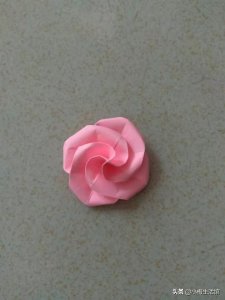 ​折玫瑰的方法最简单的（最简单的折纸玫瑰花来了！折法不能再简单了，新手也能