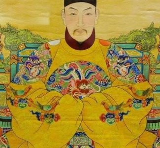 ​古代皇帝的龙袍是什么样的 龙袍就真的都是黄色吗