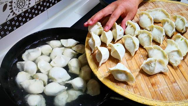 立冬饺子的正宗做法(立冬吃饺子最爱这个馅)(10)