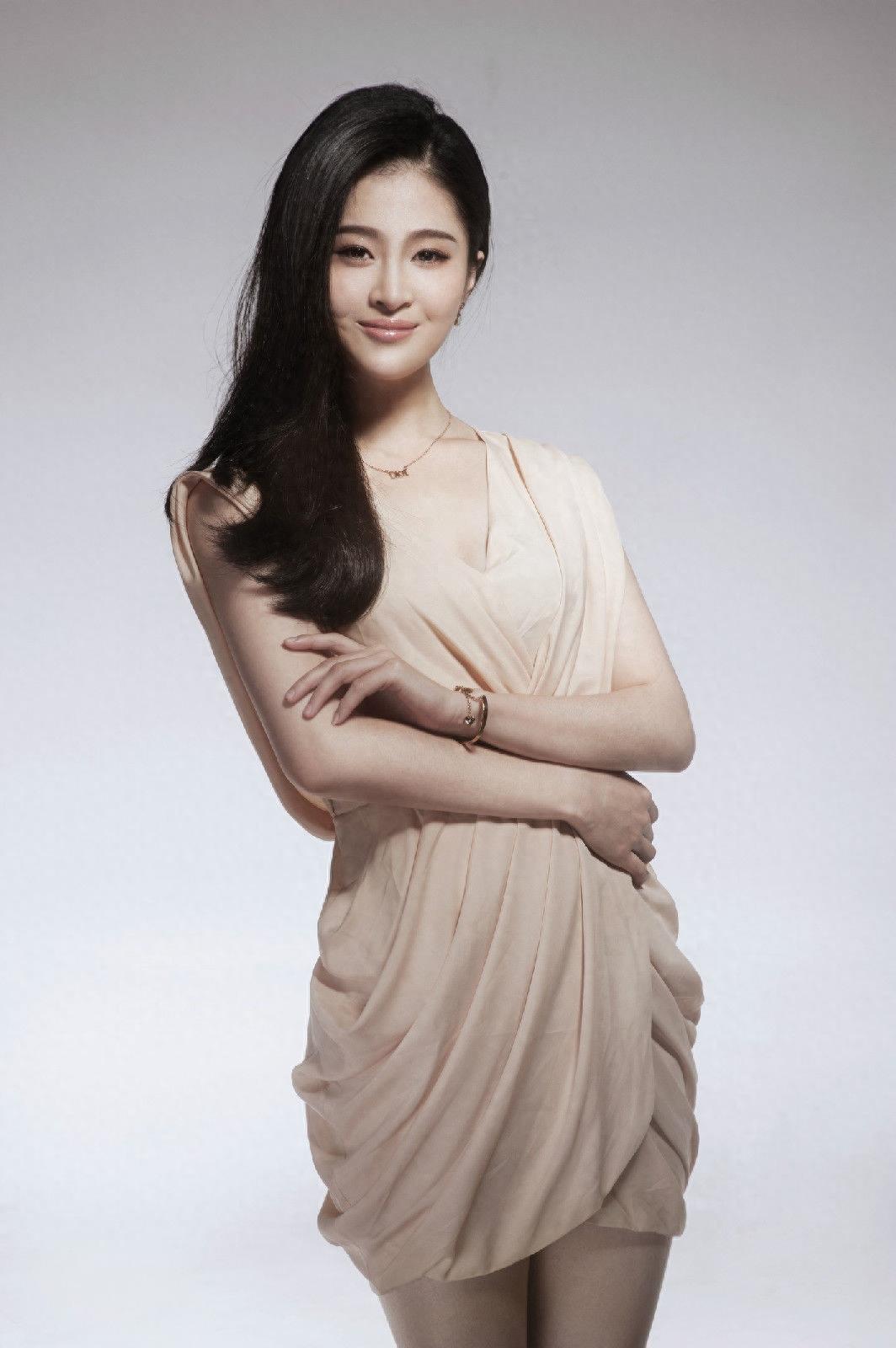 林伊婷气质俏皮甜美,实力派演技受赞