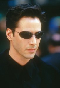 ​《黑客帝国》：对现实与虚拟的深度探索，一次深入思考的冒险