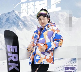 ​14岁森碟运动大片曝光，扎高马尾元气满满，露大长腿肉脸酷似爸爸