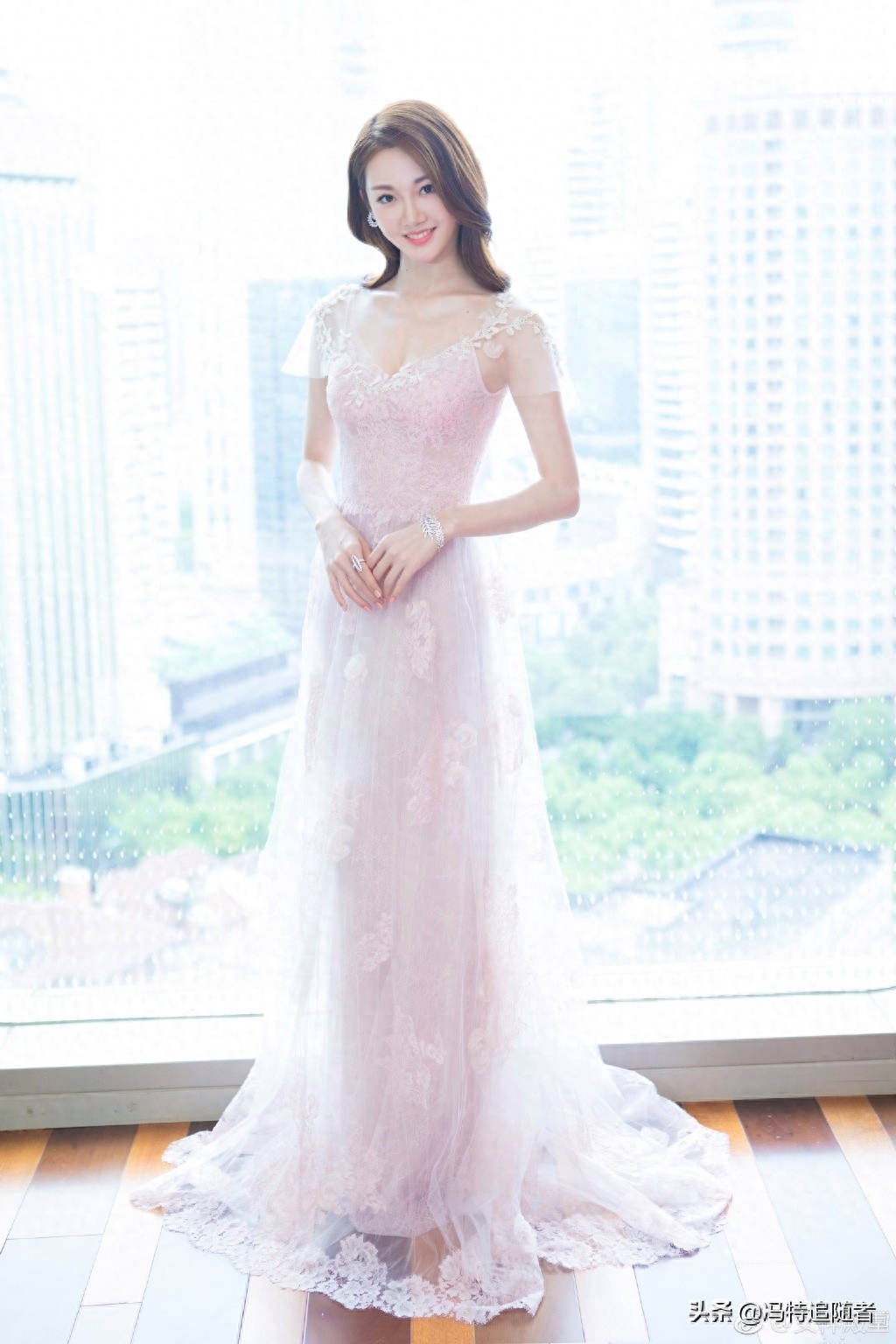 《芳华》女主角：苗苗，人美，怎么着都好看