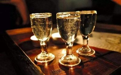 高粱白酒太原市红高粱酒厂(高粱白酒53度多少钱一瓶)