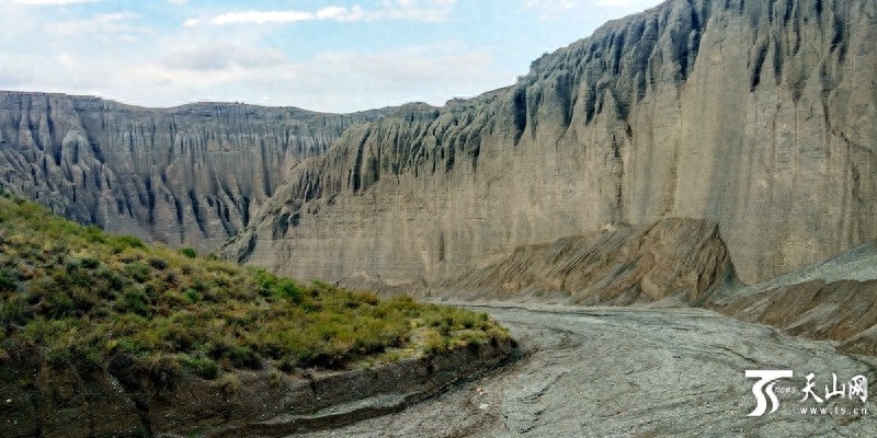 深入安集海大峡谷 一览鬼斧神工之美