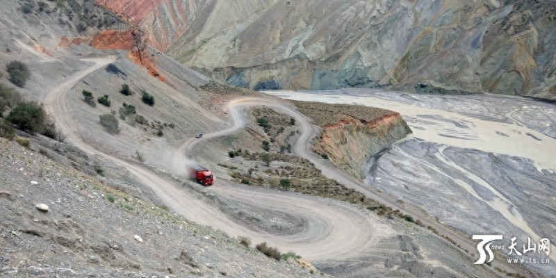 深入安集海大峡谷 一览鬼斧神工之美