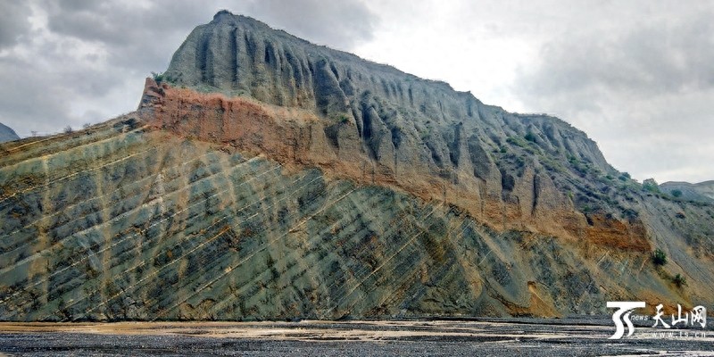 深入安集海大峡谷 一览鬼斧神工之美