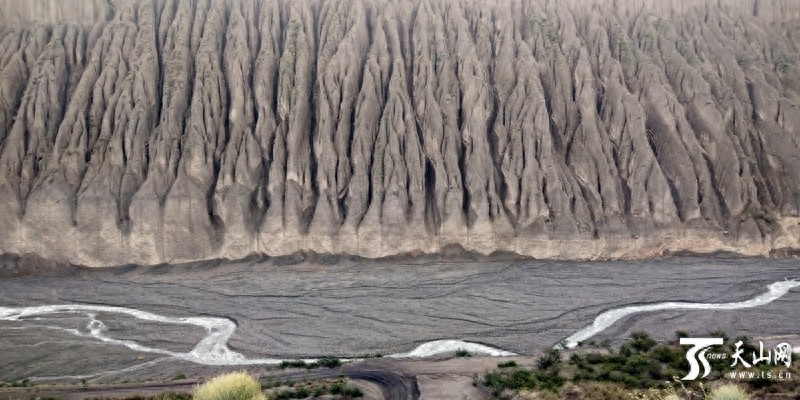 深入安集海大峡谷 一览鬼斧神工之美