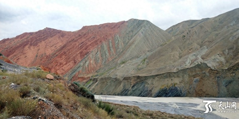 深入安集海大峡谷 一览鬼斧神工之美