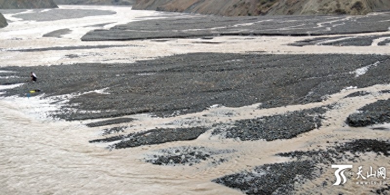 深入安集海大峡谷 一览鬼斧神工之美