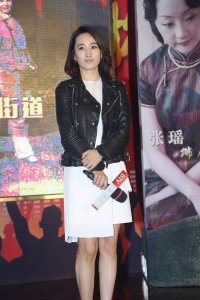 ​李依蔓助阵《猎人》宣传 清唱越剧艳惊全场