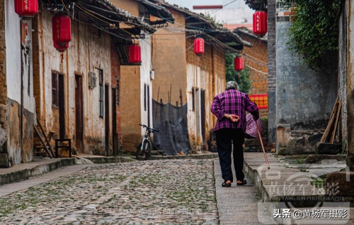 广东第一古巷南雄珠玑巷，凭一条巷子被认定为国家4A级景区，为啥