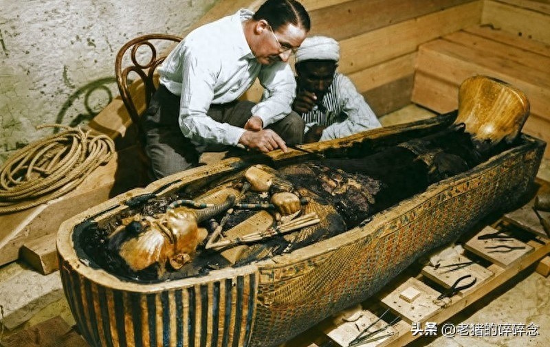 埃及金字塔内部的彩色老照片曝光,法老的宝贝遍地,图5是木乃伊