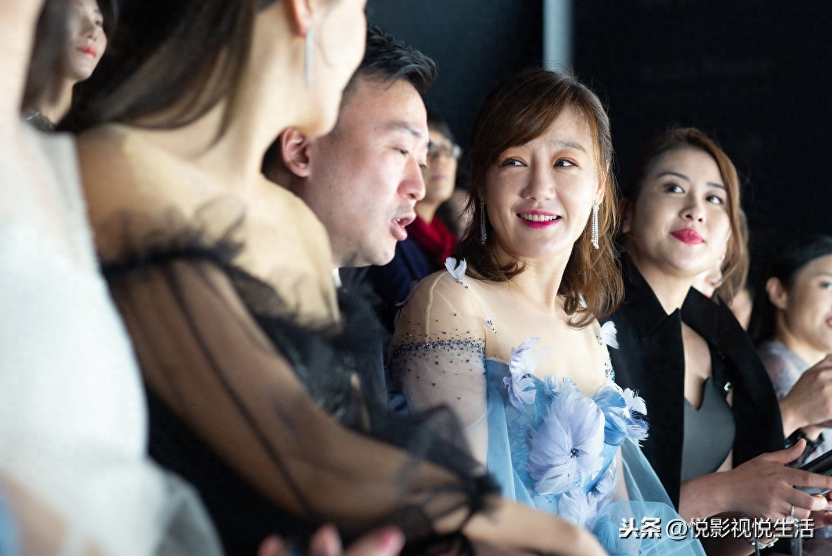 昔日荧屏中懵懂的小女孩“薛佳凝”锤炼后成为一位成熟实力派偶像