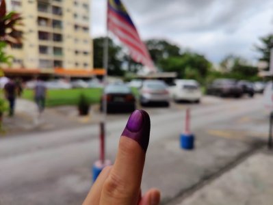 ​出乎意料的马来西亚大选：没有明确赢家，97岁马哈蒂尔出局，年轻人为生计发愁