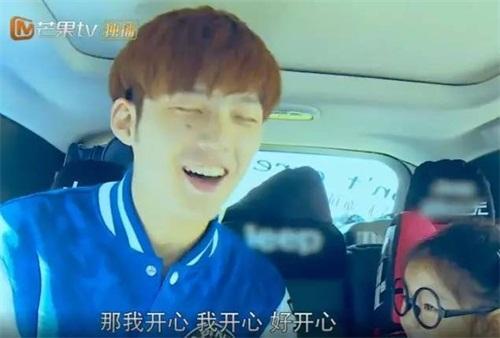 爸爸去哪儿第五季董力阿拉蕾回归(爸爸去哪儿4阿拉蕾圈粉原因是她花痴)(4)