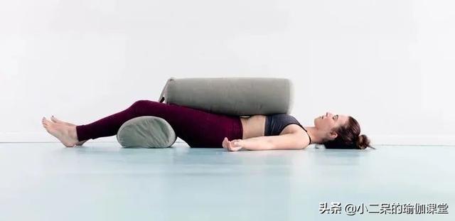 美容养颜的瑜伽体式(适合35岁以上女性的瑜伽序列)(11)