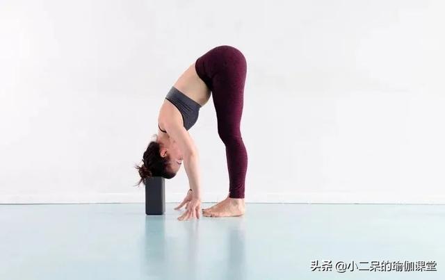 美容养颜的瑜伽体式(适合35岁以上女性的瑜伽序列)(5)