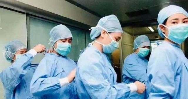 赞美白衣天使简短语句，赞美“白衣天使”的诗句？图1