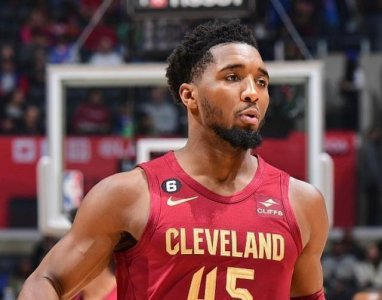 快船15-0高潮逆转终结骑士8连胜 乔治26分米切尔30+8三分