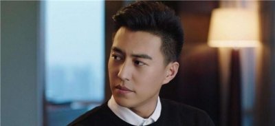 她是靳东前女友同居5年分手，又嫁给马伊琍前男友，如今生活幸福