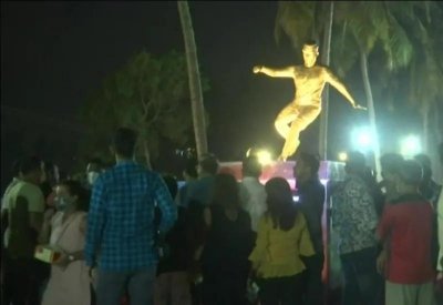 ​C罗雕像在印度果阿揭幕，引发大批活动人士抗议